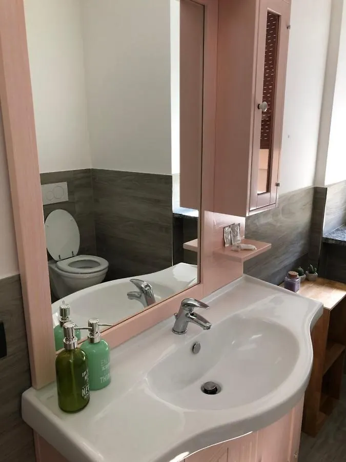 Time To Escape 2 Apartment Tirano 0*,